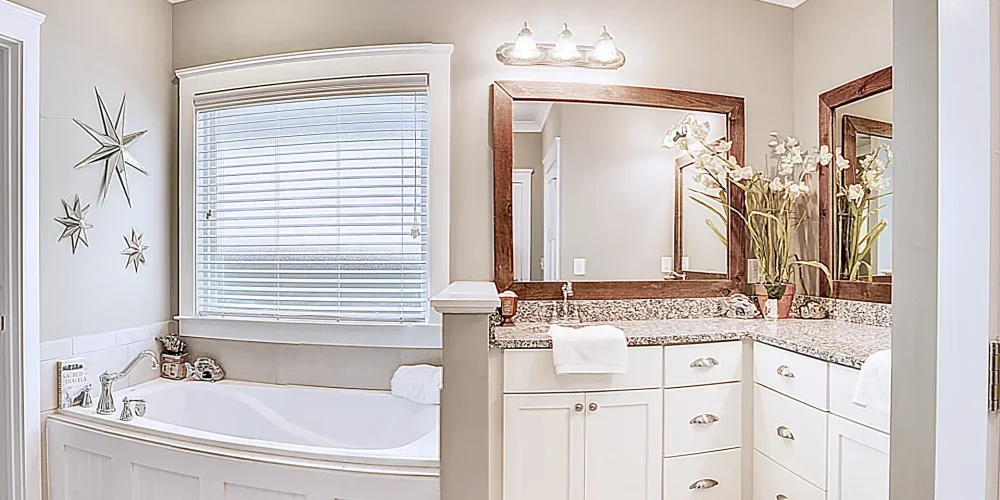 pearmain-master-bath-pano-best_46691326662_o